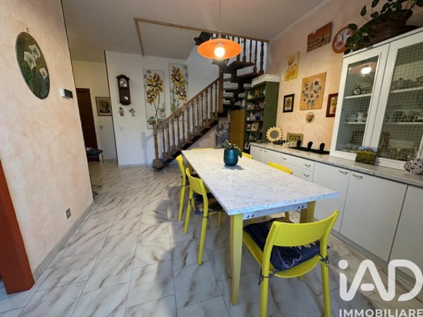 casa indipendente in vendita a Soliera