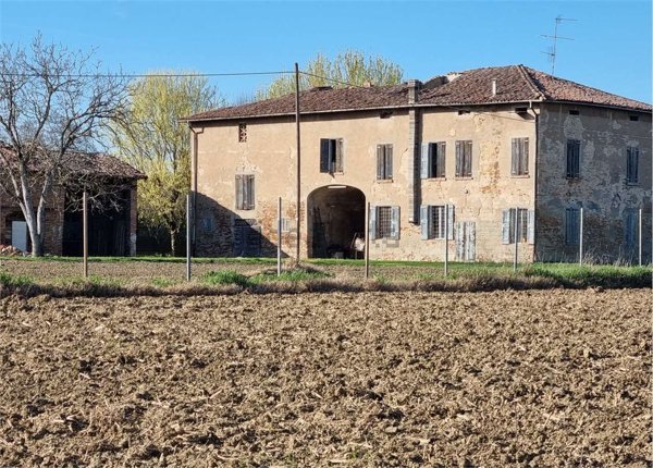 casale in vendita a Soliera