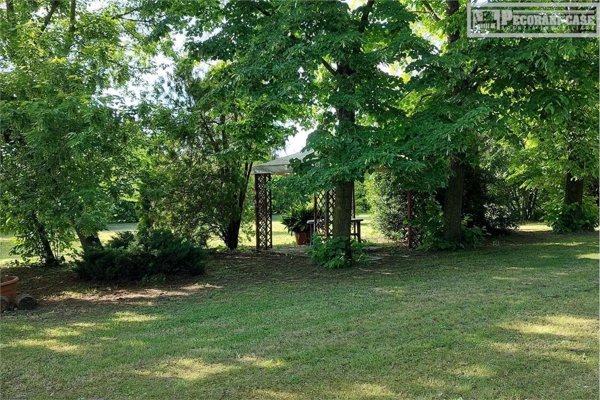 casa indipendente in vendita a Soliera