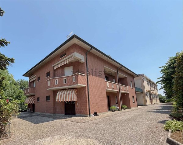 capannone in vendita a Soliera in zona Sozzigalli