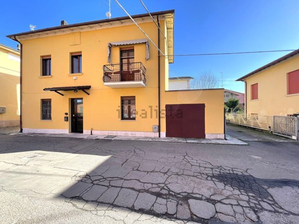 casa indipendente in vendita a Soliera in zona Sozzigalli