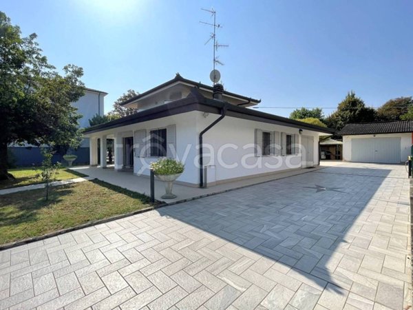 casa indipendente in vendita a Soliera