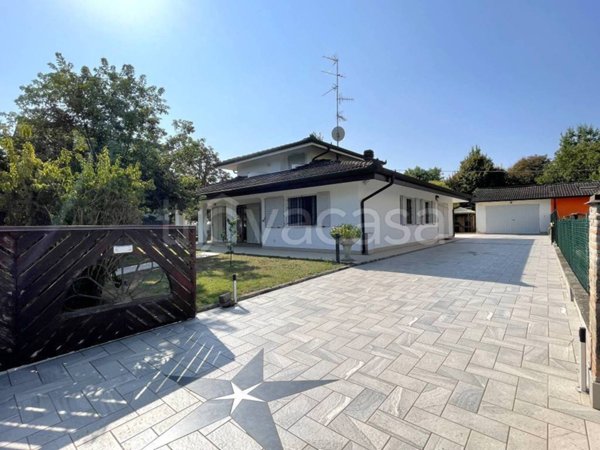 casa indipendente in vendita a Soliera