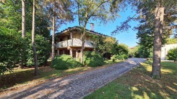 casa indipendente in vendita a Soliera