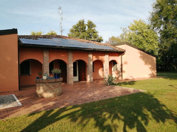 casa indipendente in vendita a Soliera in zona Limidi