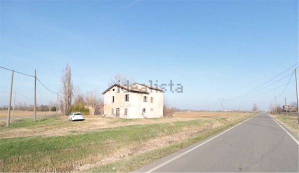 casa indipendente in vendita a Soliera