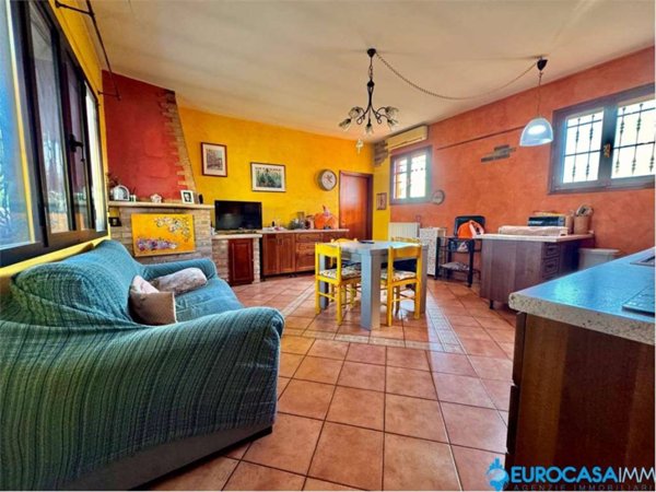 casa indipendente in vendita a Soliera