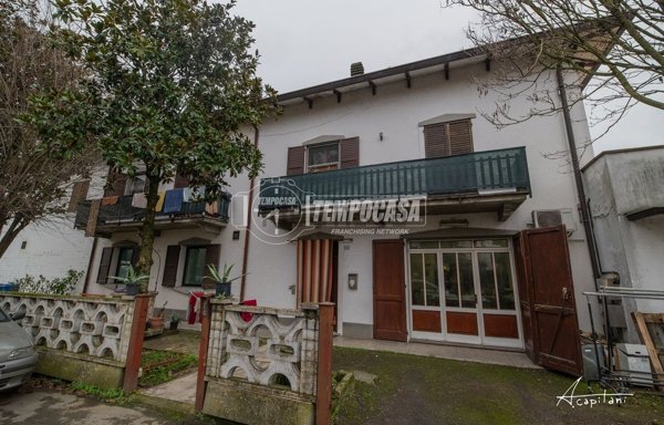 appartamento in vendita a Soliera in zona Limidi