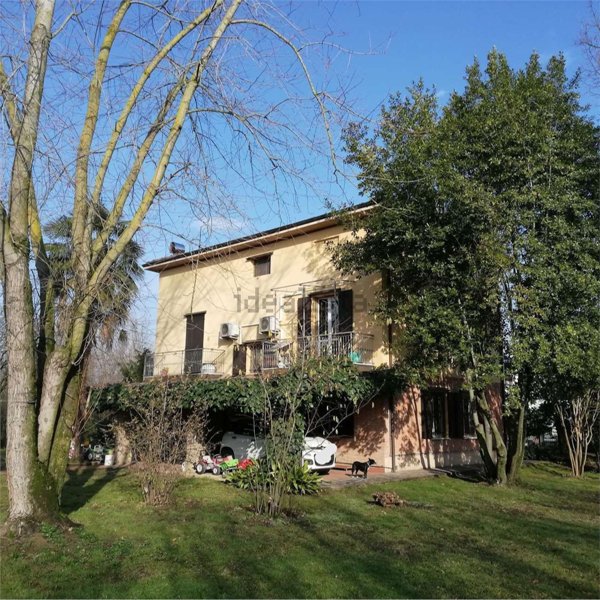 casa indipendente in vendita a Soliera