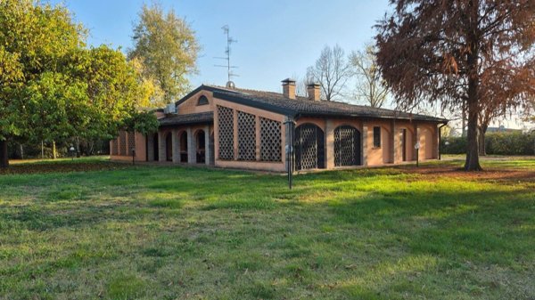 casa indipendente in vendita a Soliera