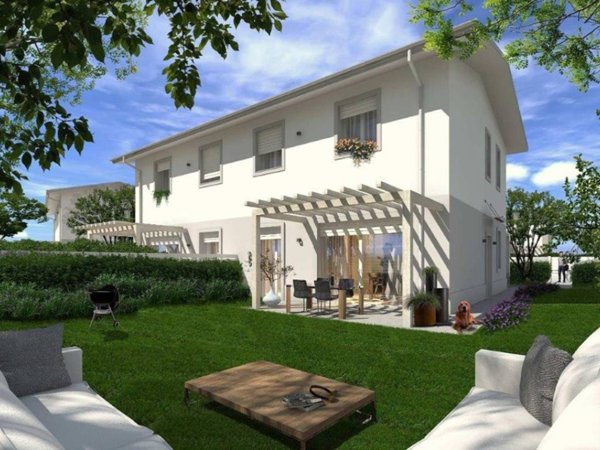 casa indipendente in vendita a Soliera