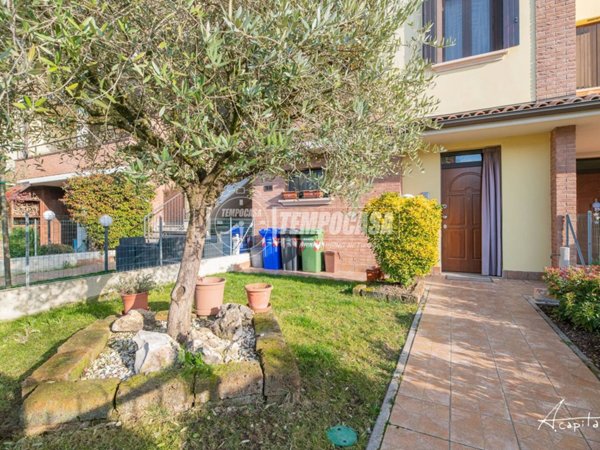 casa indipendente in vendita a Soliera