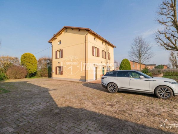 casa indipendente in vendita a Soliera