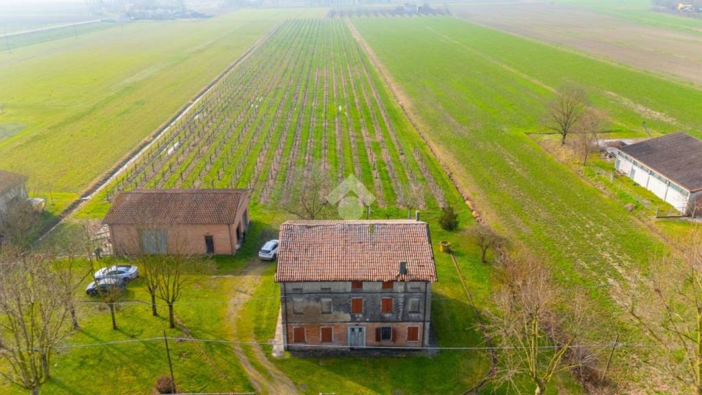 casale in vendita a Soliera