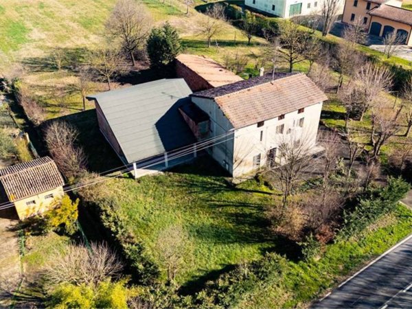 casa indipendente in vendita a Soliera in zona Limidi