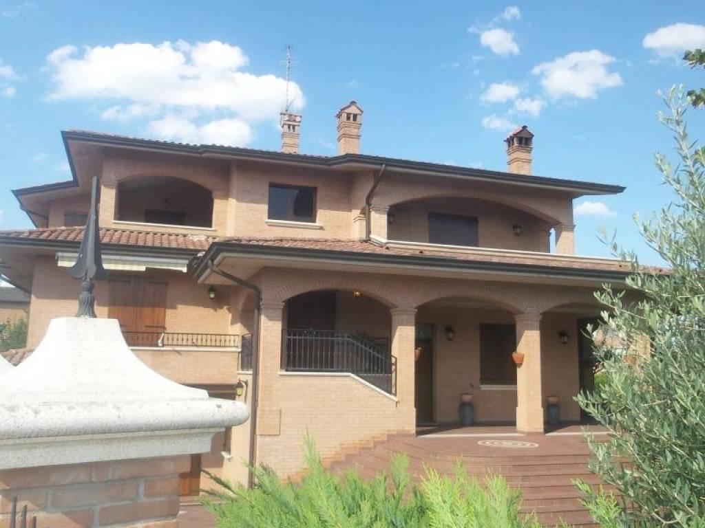 casa indipendente in vendita a Soliera