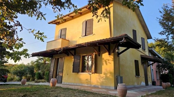 casa indipendente in vendita a Soliera