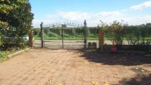 casa indipendente in vendita a Soliera