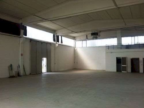 capannone in vendita a Soliera