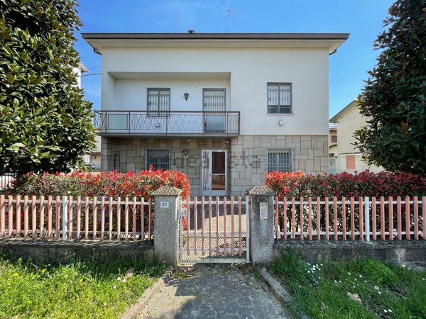 casa indipendente in vendita a Soliera in zona Limidi