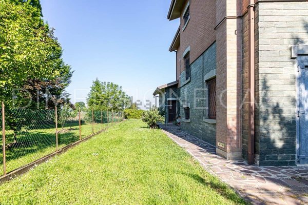 casa indipendente in vendita a Soliera