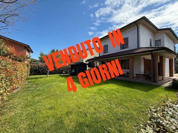 casa indipendente in vendita a Soliera