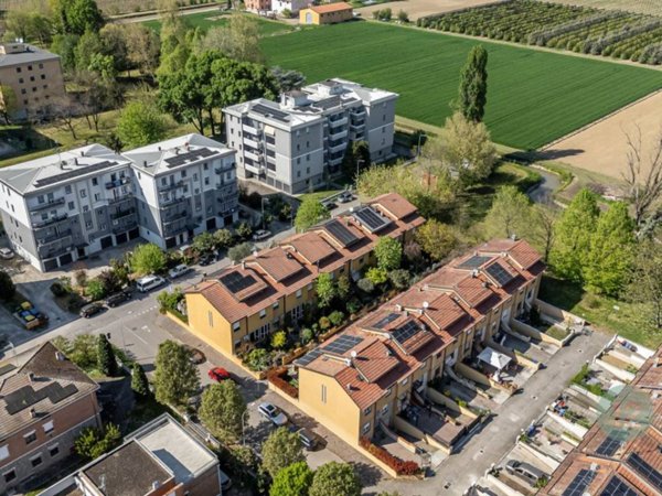 casa indipendente in vendita a Soliera
