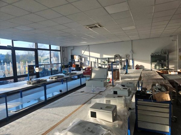 locale commerciale in vendita a Soliera