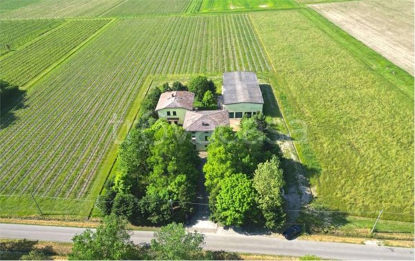 casa indipendente in vendita a Soliera in zona Limidi