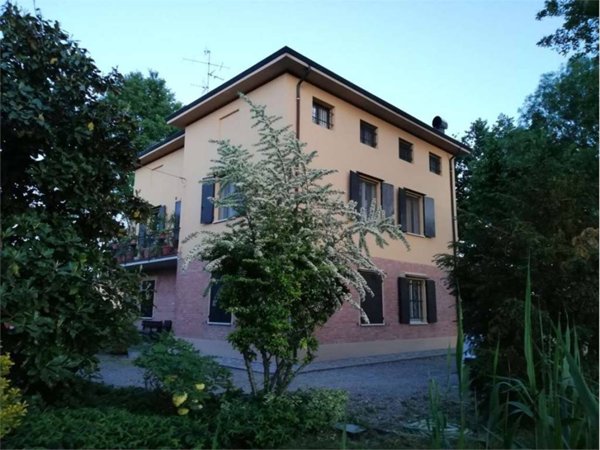 casa indipendente in vendita a Soliera