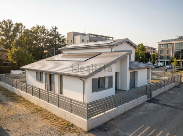 casa indipendente in vendita a Soliera