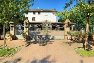 casa indipendente in vendita a Soliera