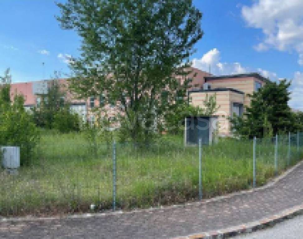 terreno edificabile in vendita a Soliera in zona Limidi