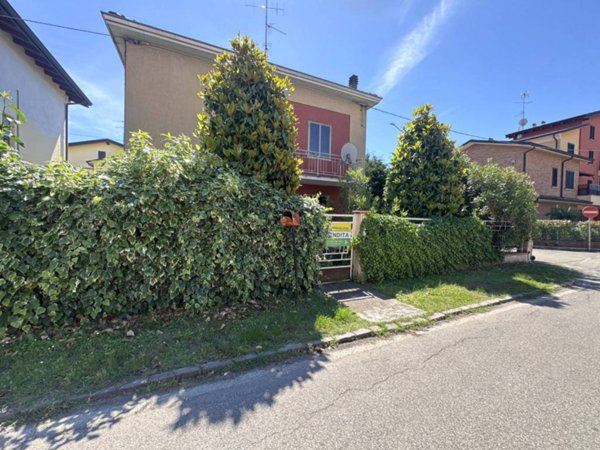 casa indipendente in vendita a Soliera