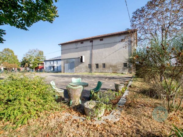 casa indipendente in vendita a Soliera