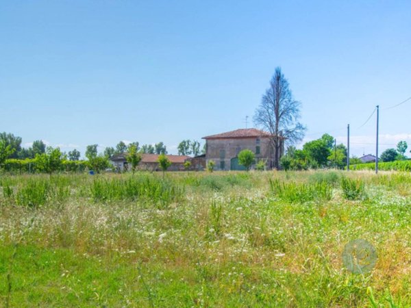 casa indipendente in vendita a Soliera