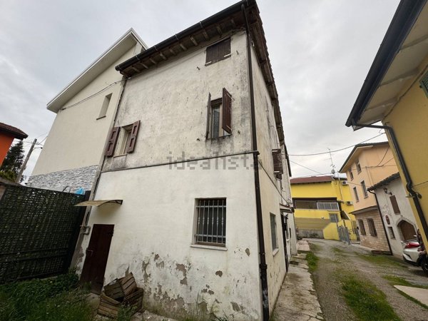 casa indipendente in vendita a Soliera