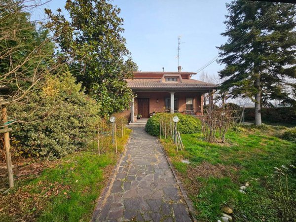 casa indipendente in vendita a Soliera