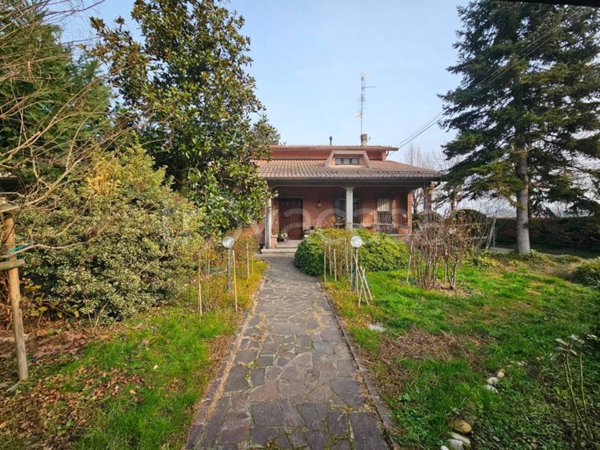 casa indipendente in vendita a Soliera