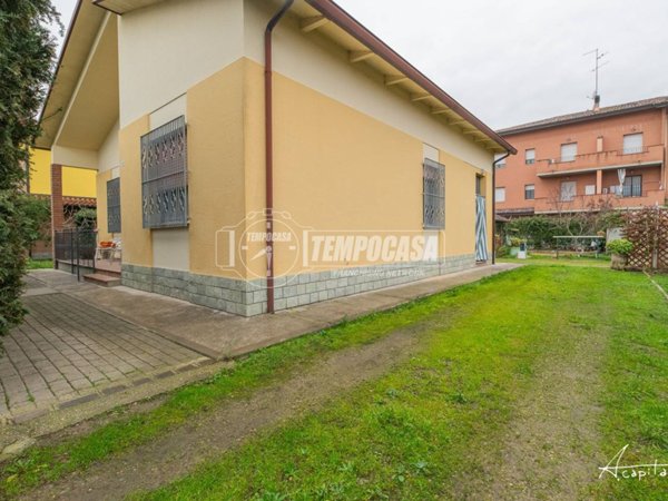 casa indipendente in vendita a Soliera