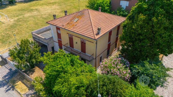 casa indipendente in vendita a Soliera