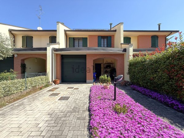 casa indipendente in vendita a Soliera