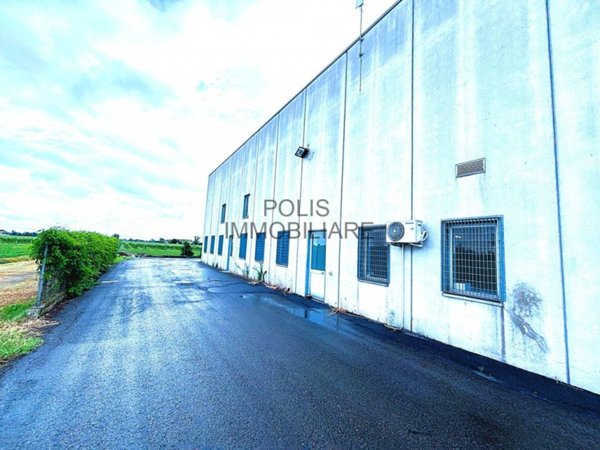 locale commerciale in vendita a Soliera in zona Limidi