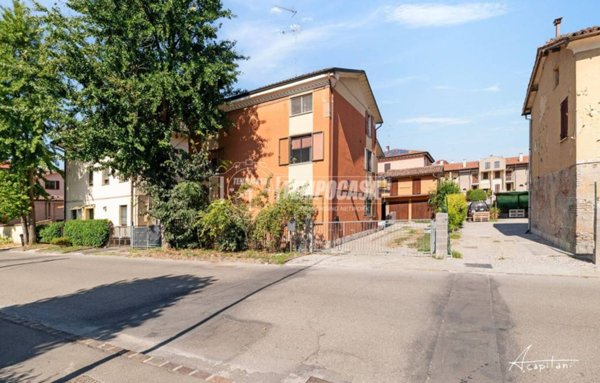 casa indipendente in vendita a Soliera