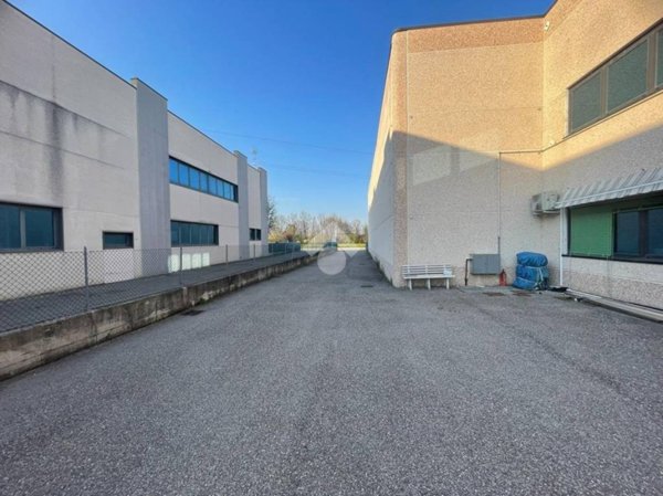 locale commerciale in vendita a Soliera in zona Appalto