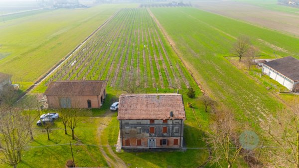 casale in vendita a Soliera