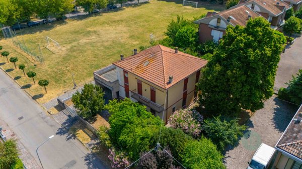 casa indipendente in vendita a Soliera