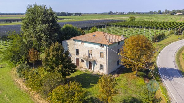casa indipendente in vendita a Soliera in zona Sozzigalli