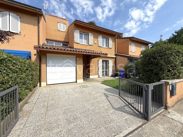 casa indipendente in vendita a Soliera