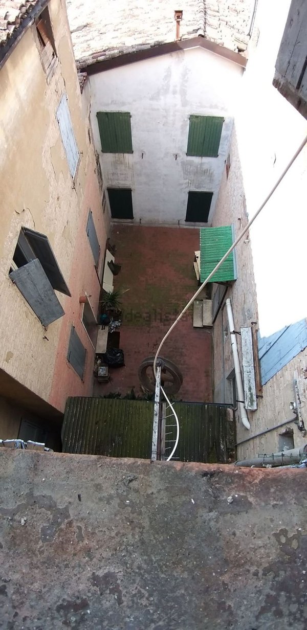 negozio in vendita a Spilamberto